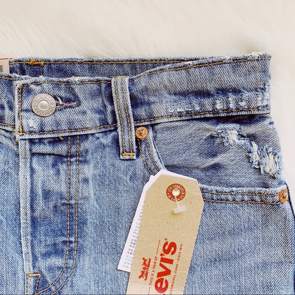 High Waisted Levi’s Jean Wedgie Shorts - Picture 9 of 10